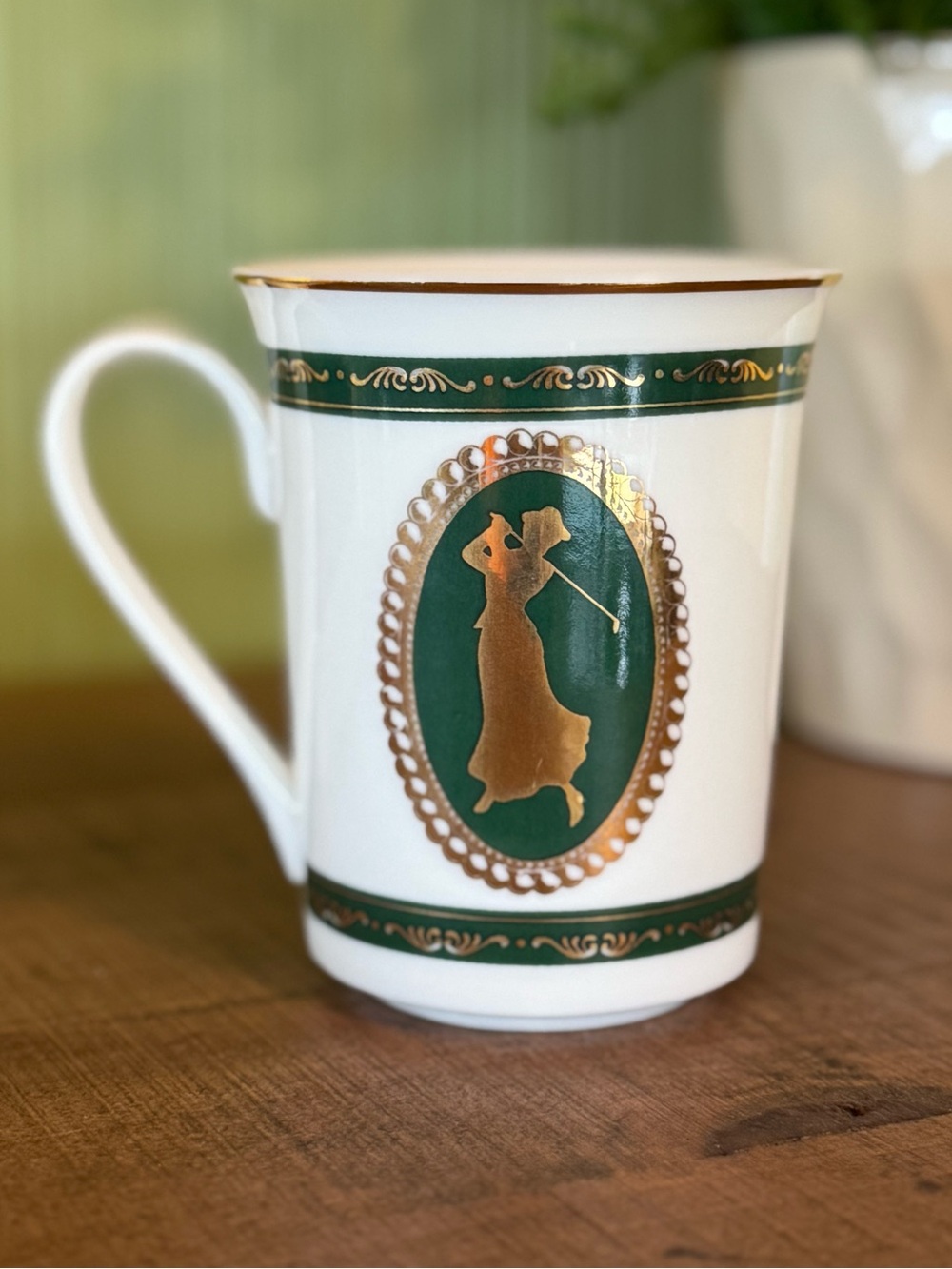 Papal Freelance Fine Bone China Tea Coffee Cup Lady Female Golfer Gold Green